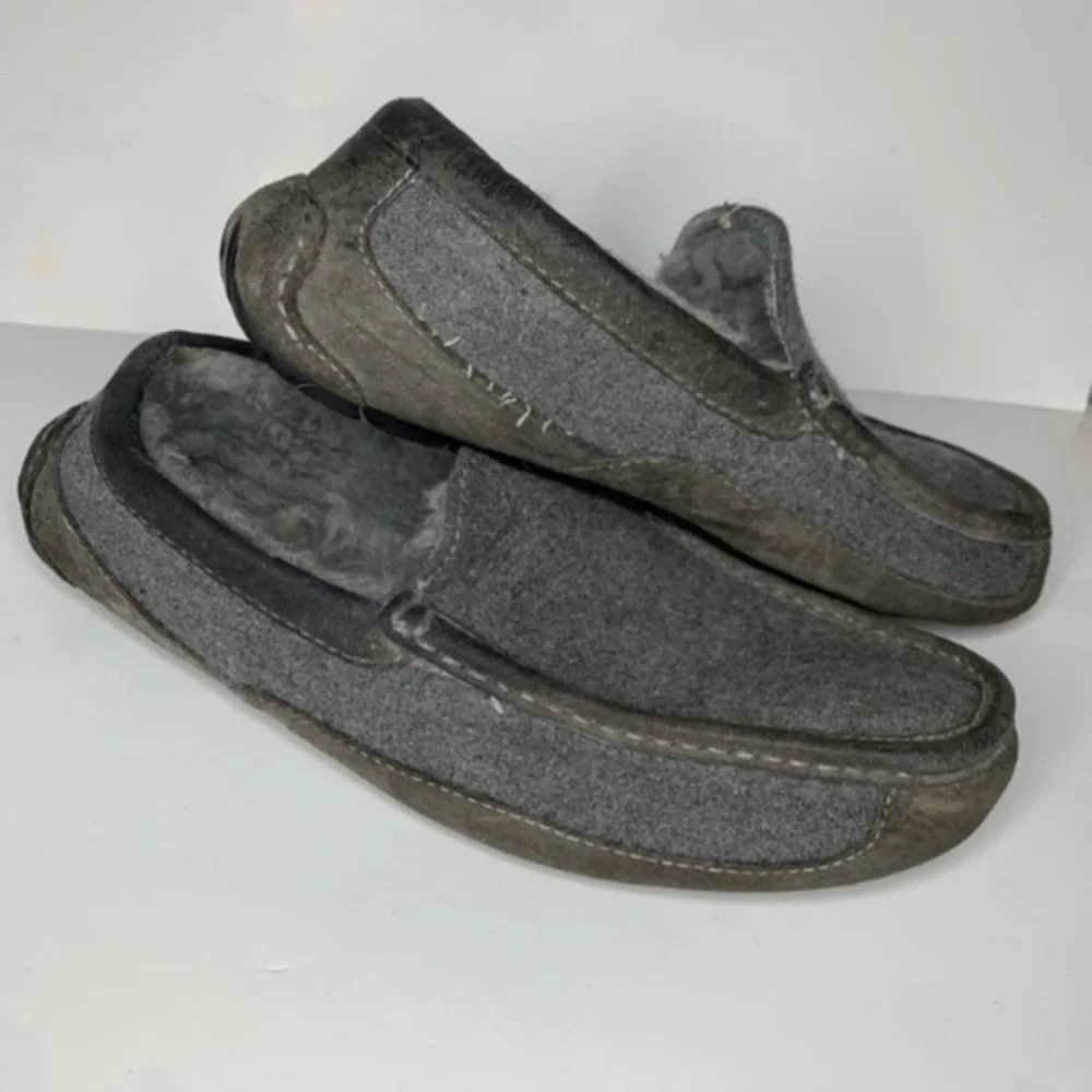 UGG Men’s Loafer